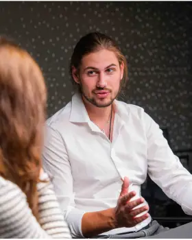 Leadership Strategy | c-momentum Team collaboration discussing leadership leadership strategy